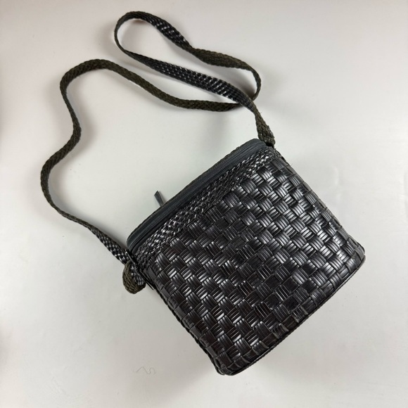 L.J.S Collection Handbags - vtg 90s L.J.S Collection Woven Leather Small Crossbody Bag Black Basketweave